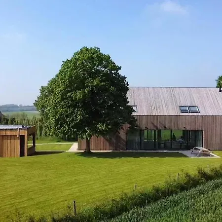Woodhouse94 Holiday home